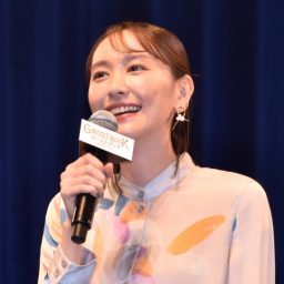 生田絵梨花 印象的な赤リップ 日本タレント名鑑